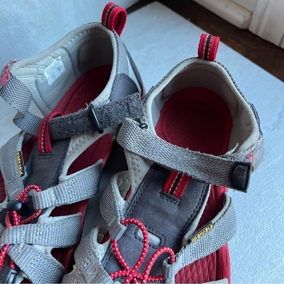 ** Keen Newport H2 Sport Red Gray Black Sandals Mens 6 Womens 7.5 main image 5